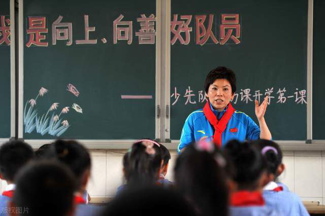 镜报报道，切尔西在一月转会窗出售查洛巴的过程遇冷，拜仁和热刺曾经很感兴趣，但现在他们的关注已经冷却，查洛巴将在这个冬天以合适的价格离开斯坦福桥。